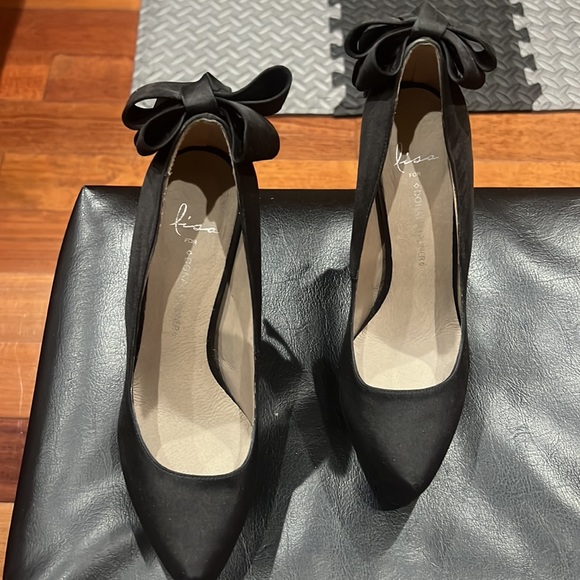 Lisa for Donald Pliner Alba Pump size 7.5. Worn once in the house, stunning - Picture 3 of 5